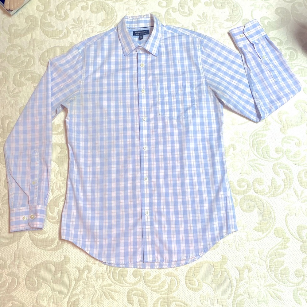 Mens button down shirt size M